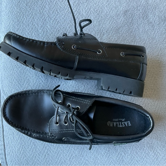 Eastland Men's Classic Black Leather Oxfords - Picture 2 of 8